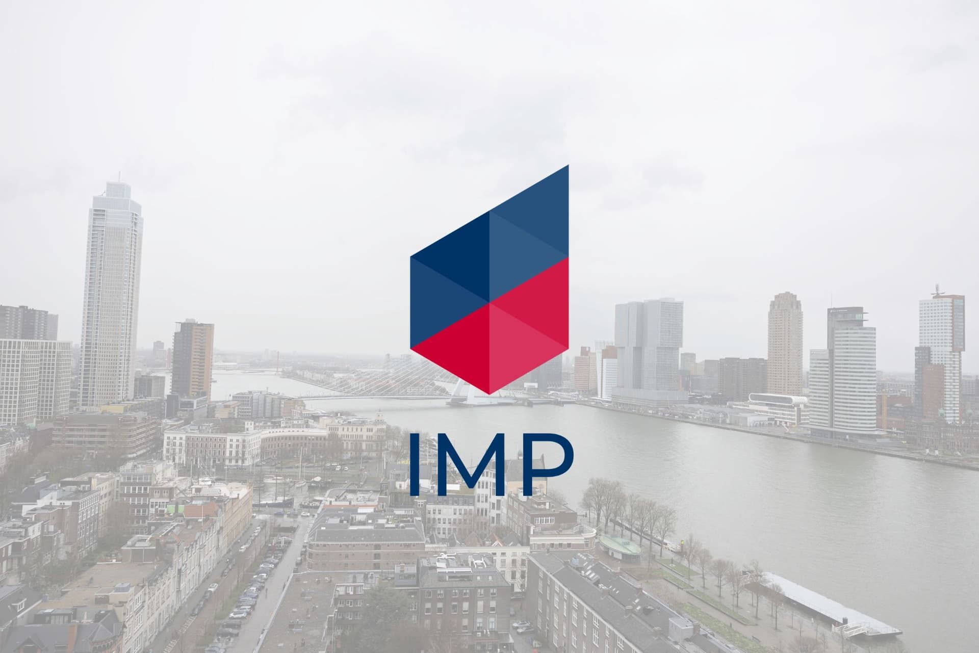 Skyline van Rotterdam met het logo van IMP